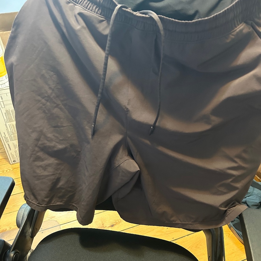 lululemon pacebreaker 9" lined shorts xl